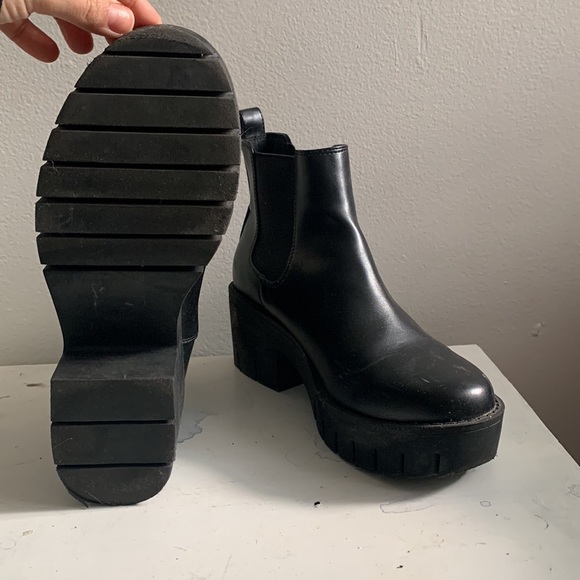 H&M Divided Chunky Platform Ankle Boot - Picture 3 of 3